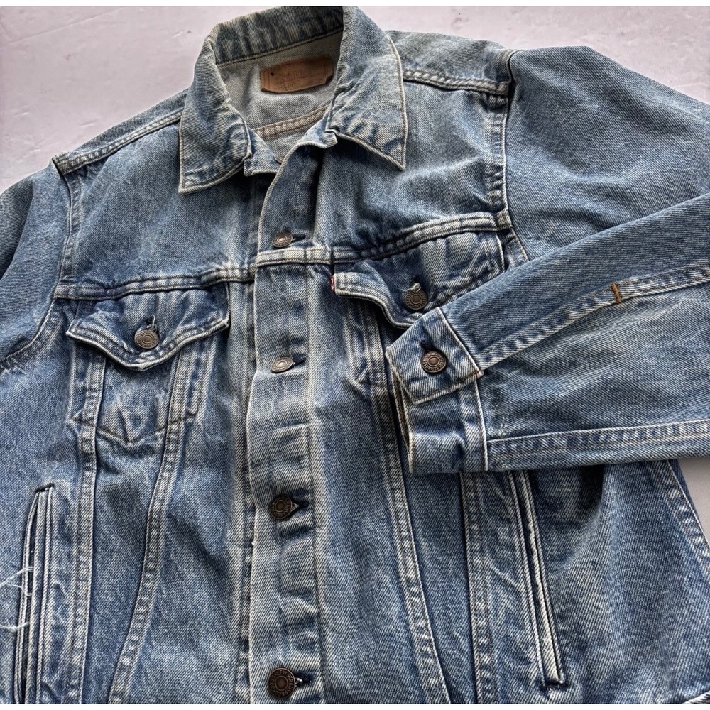 Levi's Denim Trucker Jacket Mens 42R Blue Vintage 70506-0214 Made in USA